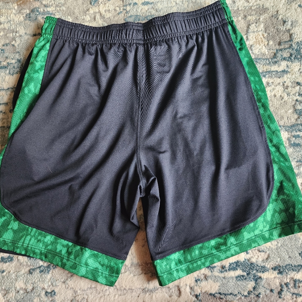Under Armour Boys Shorts Youth L